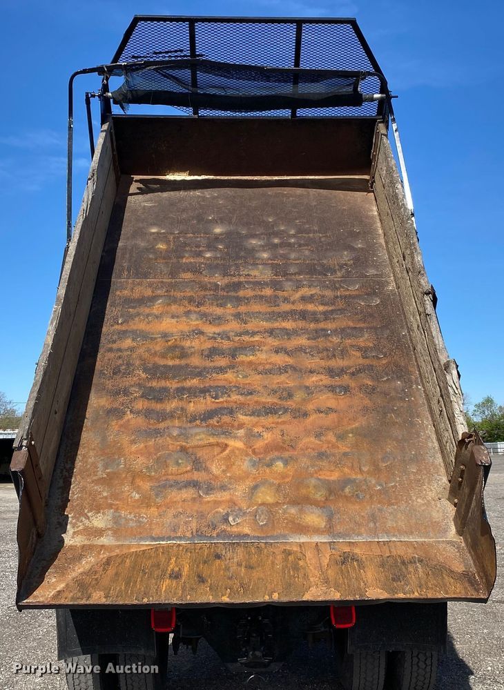 image for item KB9496 1999 Peterbilt 330  dump flatbed truck