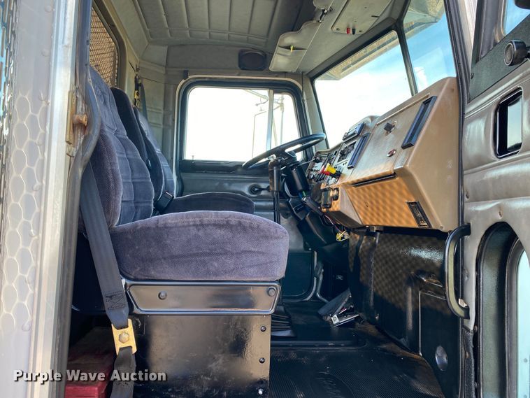 image for item KB9496 1999 Peterbilt 330  dump flatbed truck