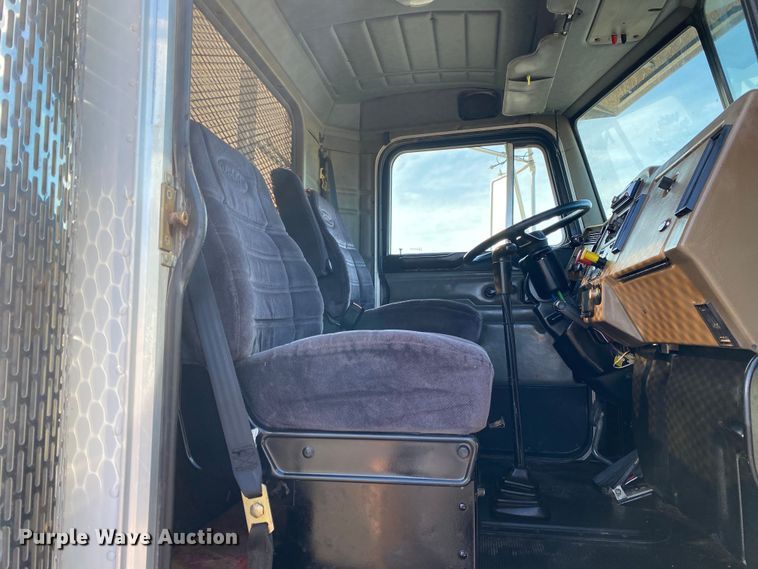 image for item KB9496 1999 Peterbilt 330  dump flatbed truck