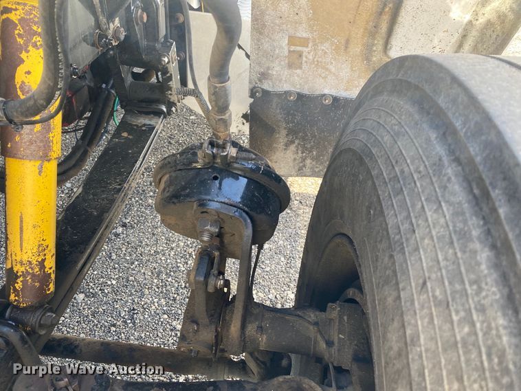 image for item KB9496 1999 Peterbilt 330  dump flatbed truck