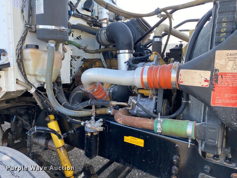 image for item KB9496 1999 Peterbilt 330  dump flatbed truck