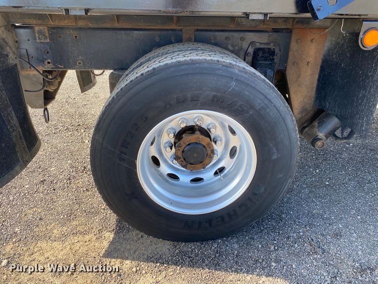 image for item KB9496 1999 Peterbilt 330  dump flatbed truck