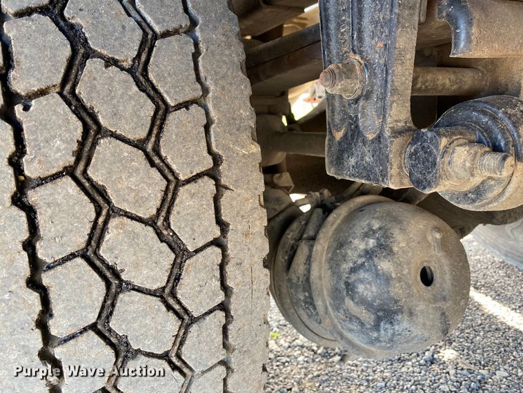 image for item KB9496 1999 Peterbilt 330  dump flatbed truck