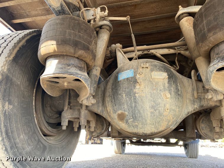 image for item KB9496 1999 Peterbilt 330  dump flatbed truck