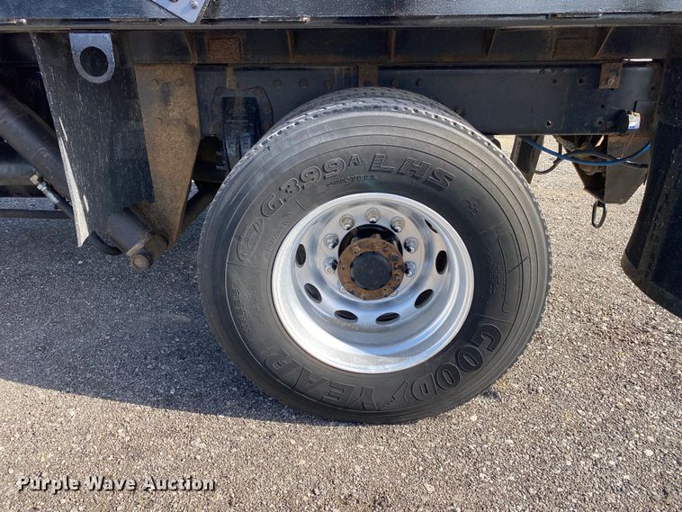 image for item KB9496 1999 Peterbilt 330  dump flatbed truck