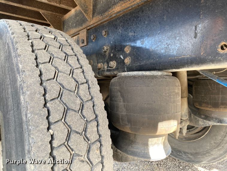 image for item KB9496 1999 Peterbilt 330  dump flatbed truck