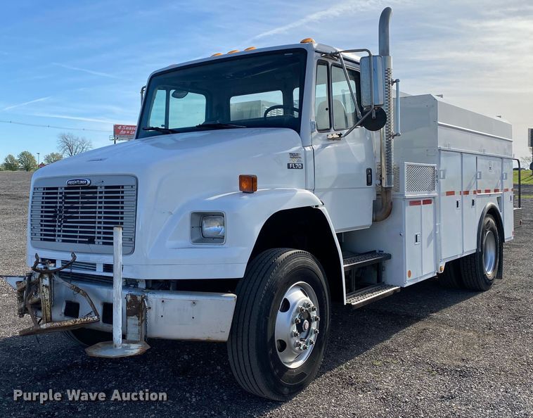 image for item KB9498 2002 Freightliner FL70  utility / service truck