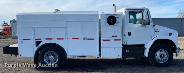 image for item KB9498 2002 Freightliner FL70  utility / service truck