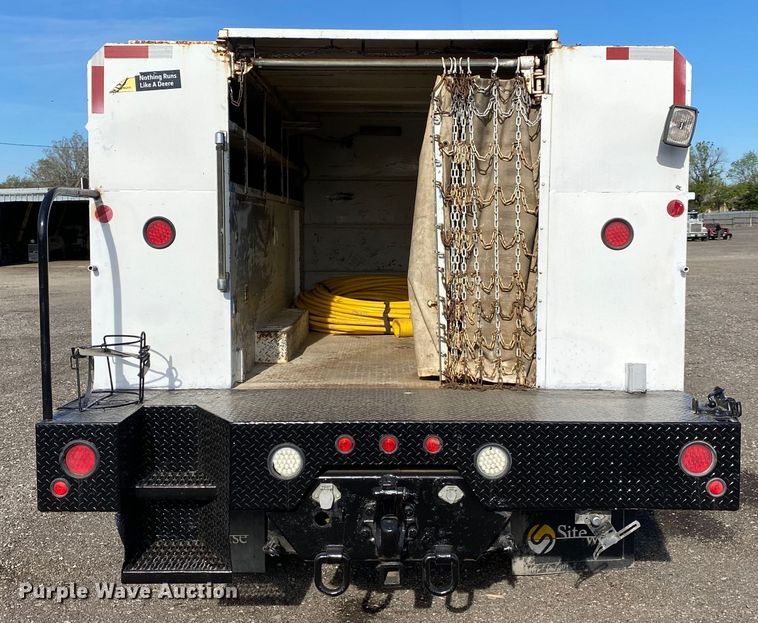 image for item KB9498 2002 Freightliner FL70  utility / service truck