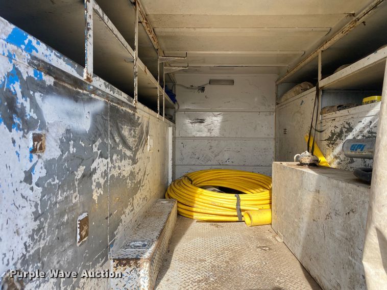 image for item KB9498 2002 Freightliner FL70  utility / service truck