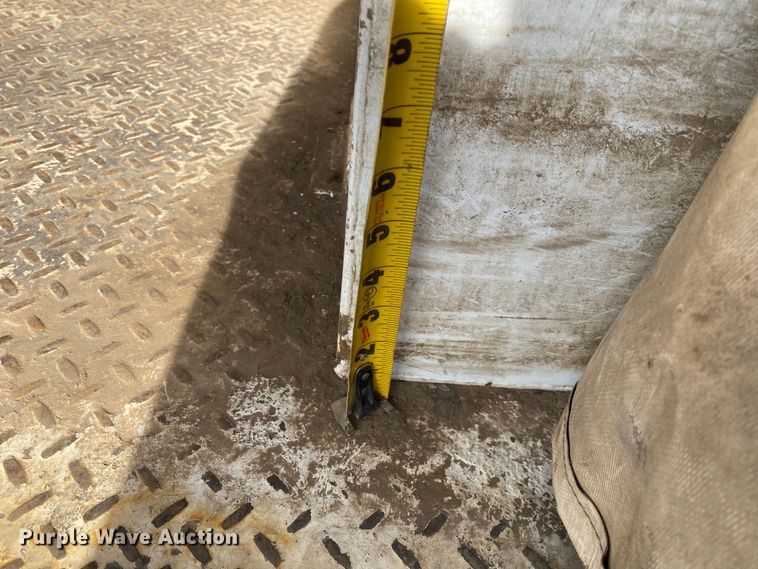 image for item KB9498 2002 Freightliner FL70  utility / service truck