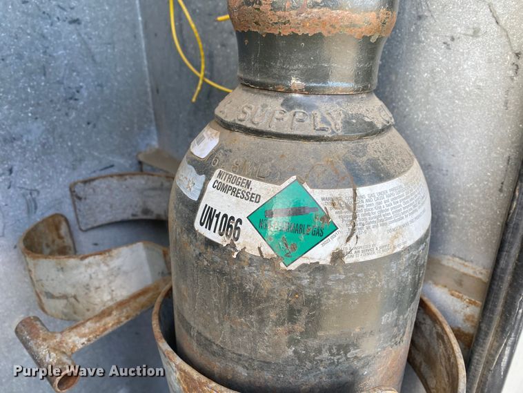 image for item KB9498 2002 Freightliner FL70  utility / service truck