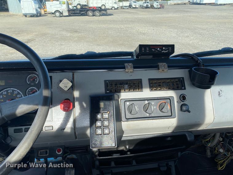 image for item KB9498 2002 Freightliner FL70  utility / service truck