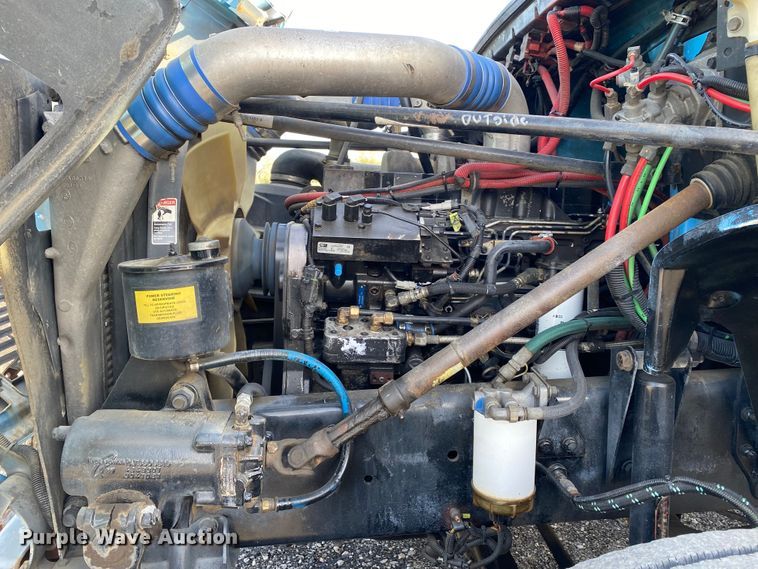 image for item KB9498 2002 Freightliner FL70  utility / service truck