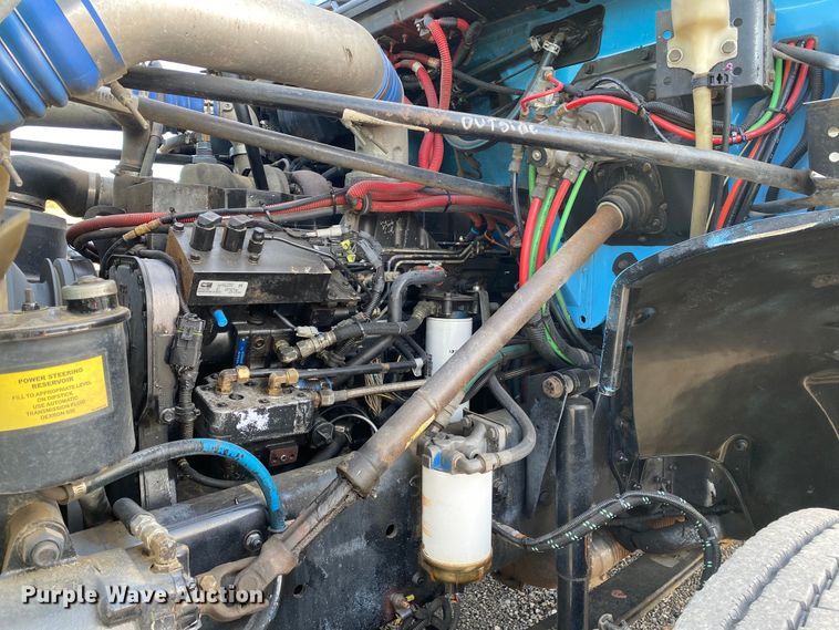 image for item KB9498 2002 Freightliner FL70  utility / service truck