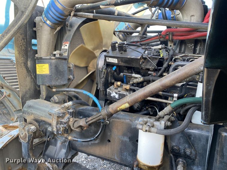 image for item KB9498 2002 Freightliner FL70  utility / service truck