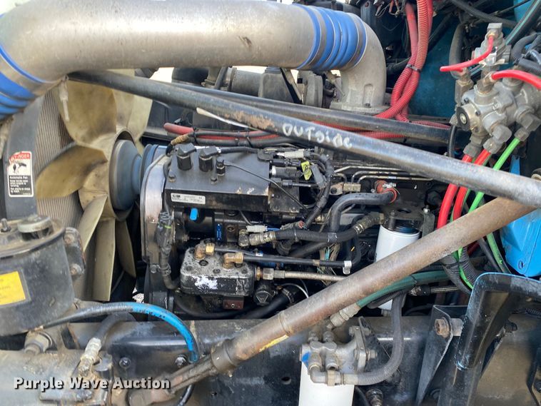 image for item KB9498 2002 Freightliner FL70  utility / service truck