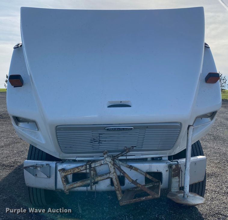 image for item KB9498 2002 Freightliner FL70  utility / service truck