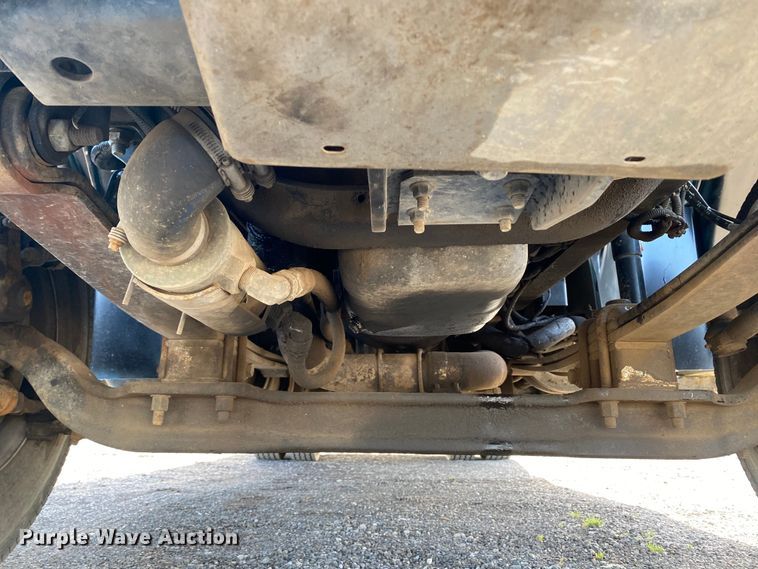 image for item KB9498 2002 Freightliner FL70  utility / service truck