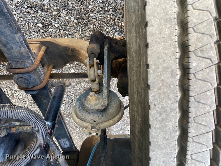 image for item KB9498 2002 Freightliner FL70  utility / service truck