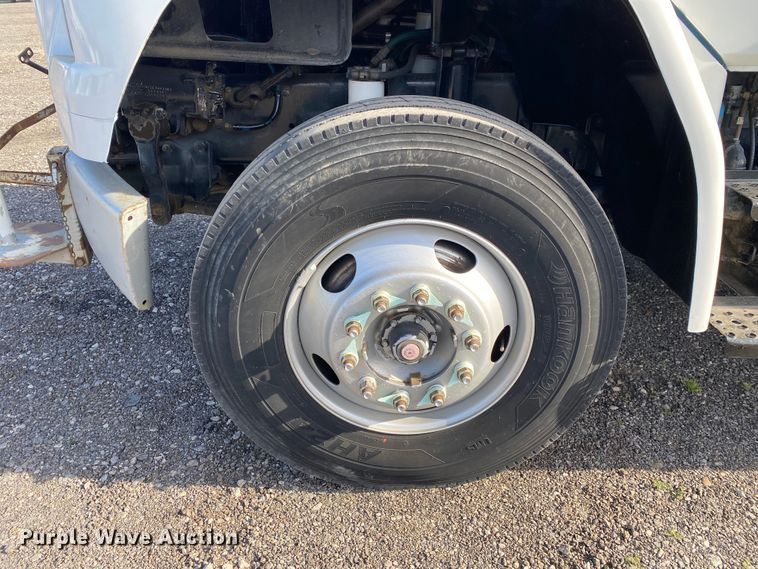 image for item KB9498 2002 Freightliner FL70  utility / service truck