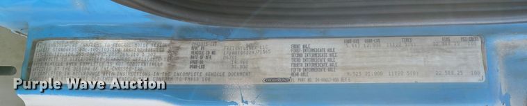 image for item KB9498 2002 Freightliner FL70  utility / service truck