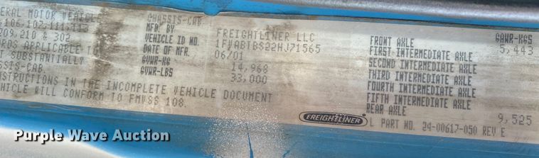 image for item KB9498 2002 Freightliner FL70  utility / service truck