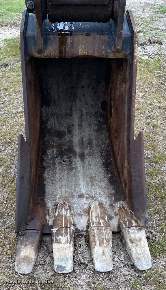 image for item KB9501 2013 John Deere 160G LC  excavator