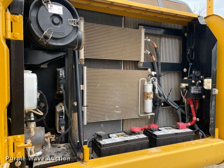 image for item KB9501 2013 John Deere 160G LC  excavator