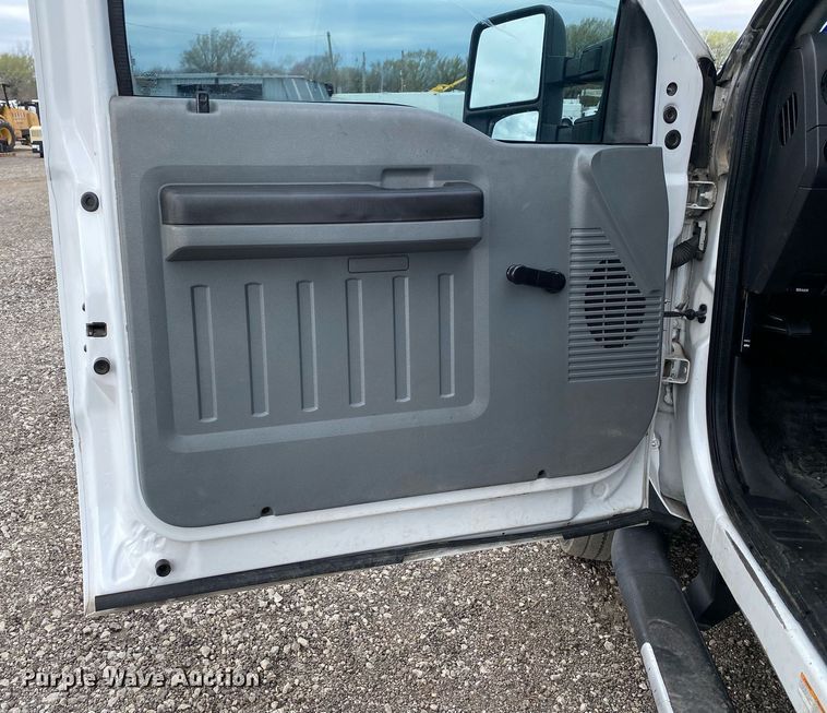 image for item KB9510 2012 Ford F550  utility / service truck