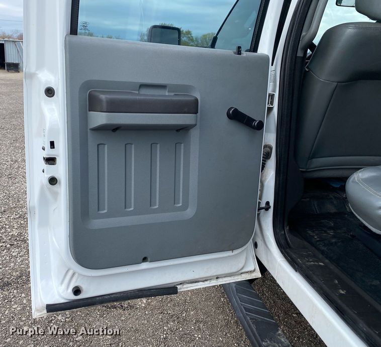 image for item KB9510 2012 Ford F550  utility / service truck