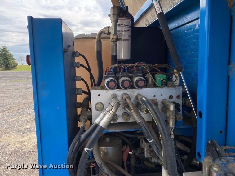 image for item KB9511 2001 Genie S60 REV3  boom lift