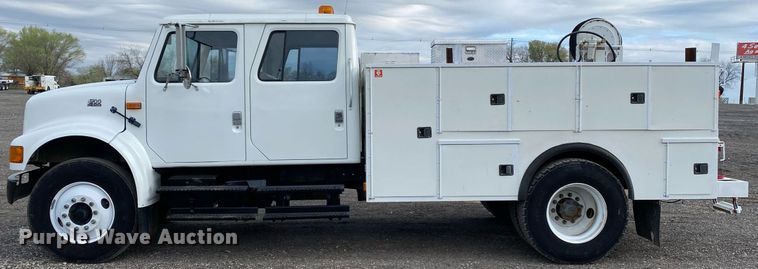 image for item KB9512 2002 International 4700  utility / service truck