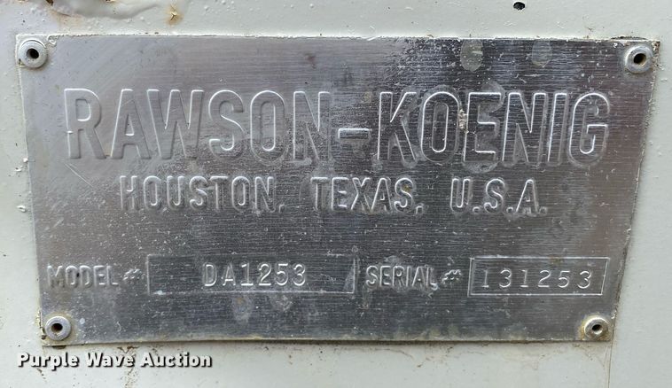 image for item KB9512 2002 International 4700  utility / service truck