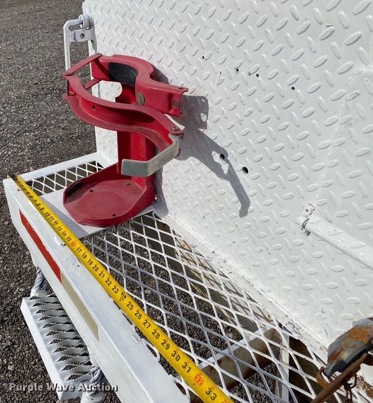 image for item KB9512 2002 International 4700  utility / service truck