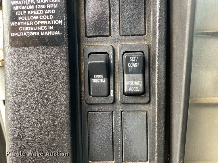 image for item KB9512 2002 International 4700  utility / service truck