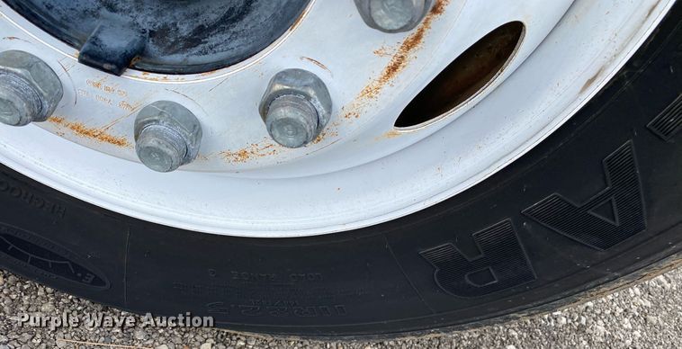 image for item KB9512 2002 International 4700  utility / service truck