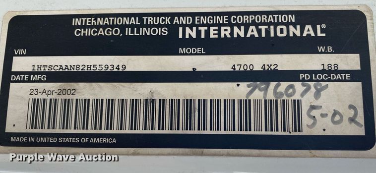 image for item KB9512 2002 International 4700  utility / service truck