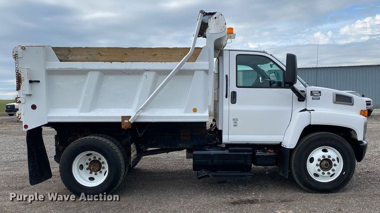 image for item KB9513 2005 GMC C7500  dump truck