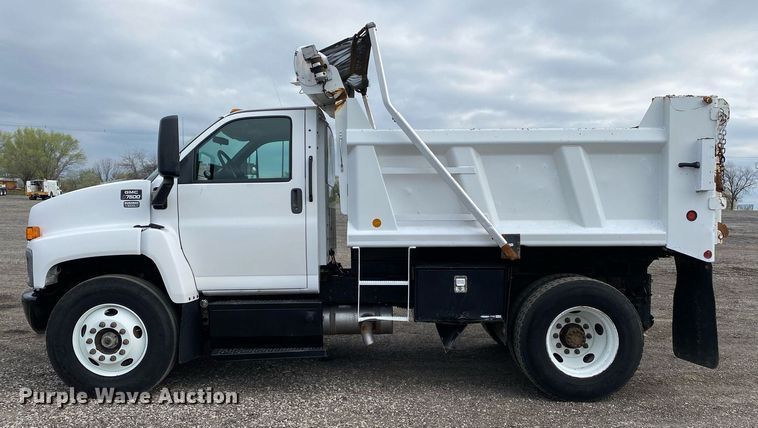 image for item KB9513 2005 GMC C7500  dump truck
