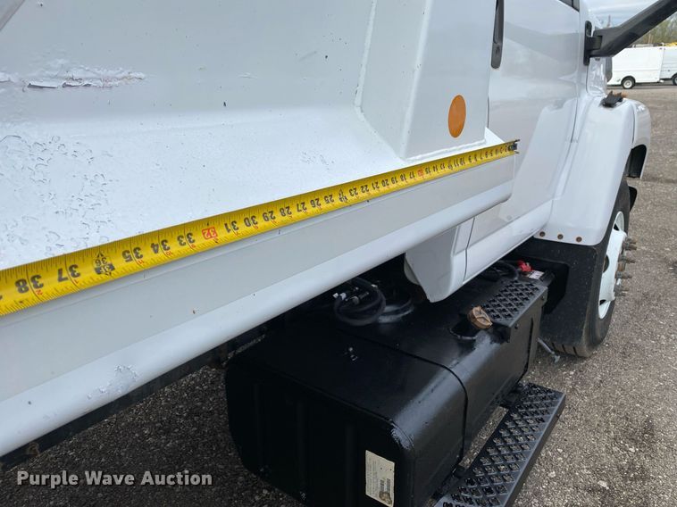 image for item KB9513 2005 GMC C7500  dump truck