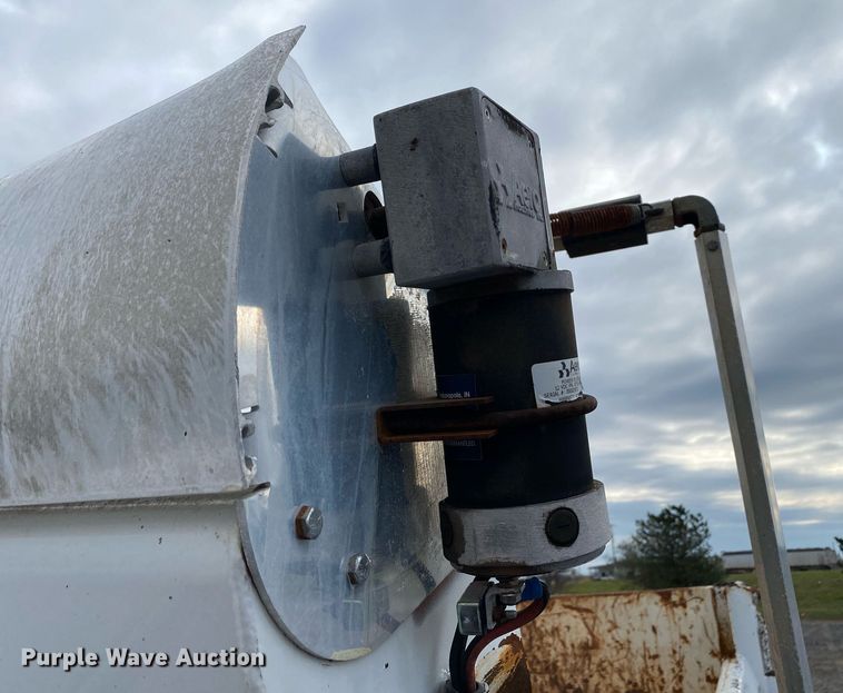 image for item KB9513 2005 GMC C7500  dump truck