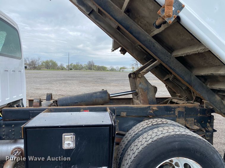 image for item KB9513 2005 GMC C7500  dump truck