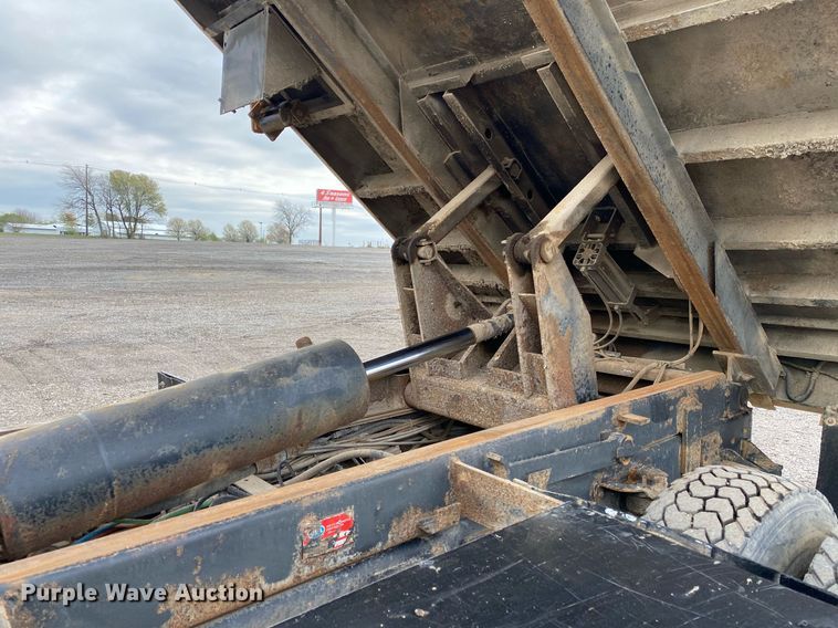 image for item KB9513 2005 GMC C7500  dump truck