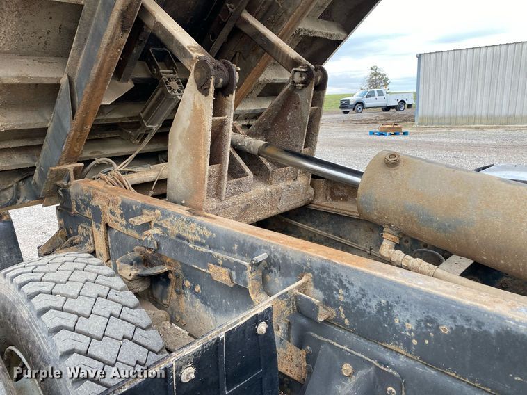 image for item KB9513 2005 GMC C7500  dump truck