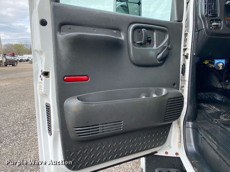 image for item KB9513 2005 GMC C7500  dump truck