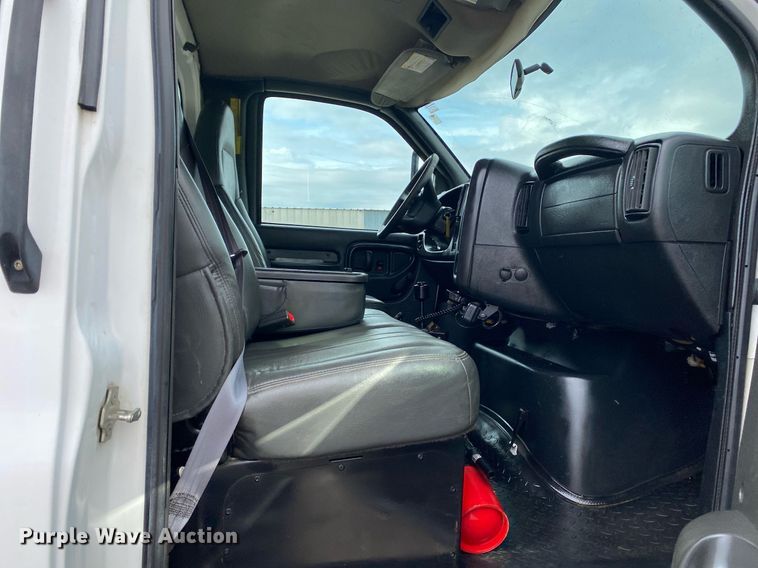 image for item KB9513 2005 GMC C7500  dump truck