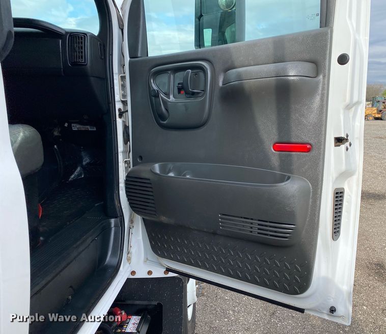 image for item KB9513 2005 GMC C7500  dump truck