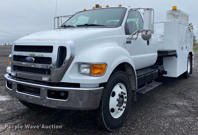 image for item KB9520 2011 Ford F750 Super Duty  utility / service truck