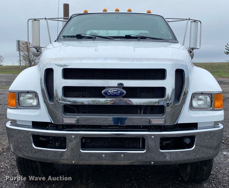 image for item KB9520 2011 Ford F750 Super Duty  utility / service truck